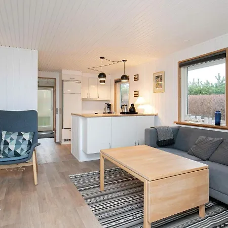 Ferienhaus Holiday Xi *